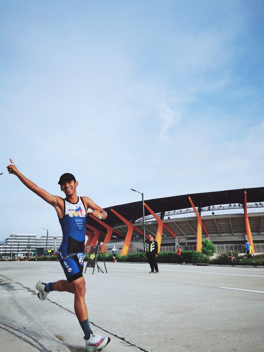 TheBCDAGroup's tweet photo. UP AND RUNNING. @NewClarkCity is now filled with energy of over 600 duathletes joining GoClark Sports and Events' Duathlon Race! 

#NCCReady #BCDA #NCCDuathlon 
#GoClarkPH https://t.co/1DJHYVt6Tv