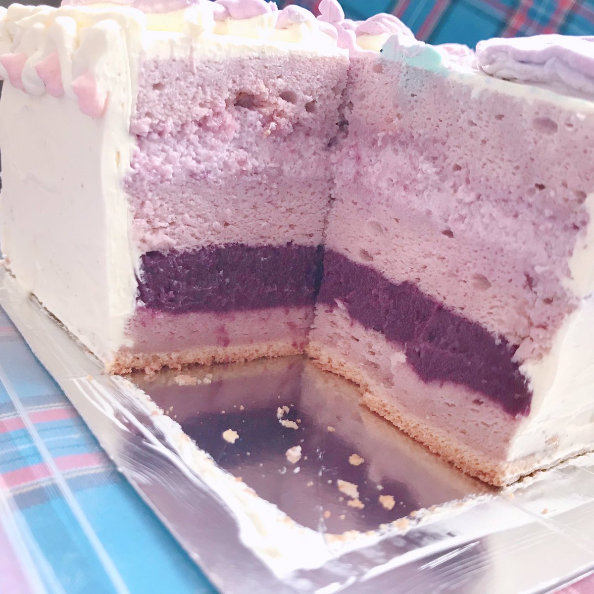 CCV20220314's tweet photo. Happy birthday to Uki🥳
I made a Ube cake for u💜and I did enjoy it!Hope you like it!
Thank you for bringing us so much great memories🌌
Let’s do more things with all stargazers in future💜
#UkiVioleta #Violeggta #VioletAtelier 
.
Sorry for my poor English>< https://t.co/zdJalCChCP