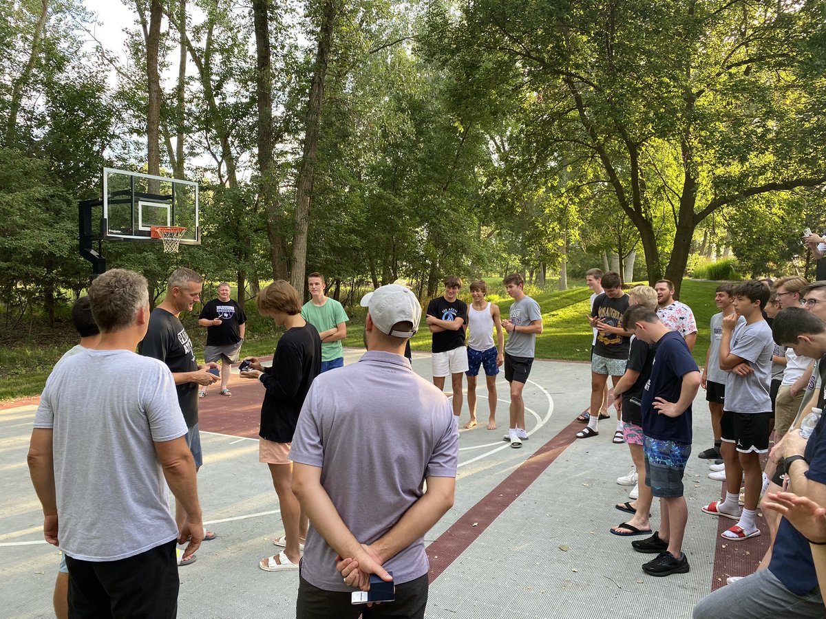 DVMensBball's tweet photo. Finally got our championship rings! It was fun celebrating with this special group again! #SupplyChainIssues #StateChamps https://t.co/AT95a0AMMz