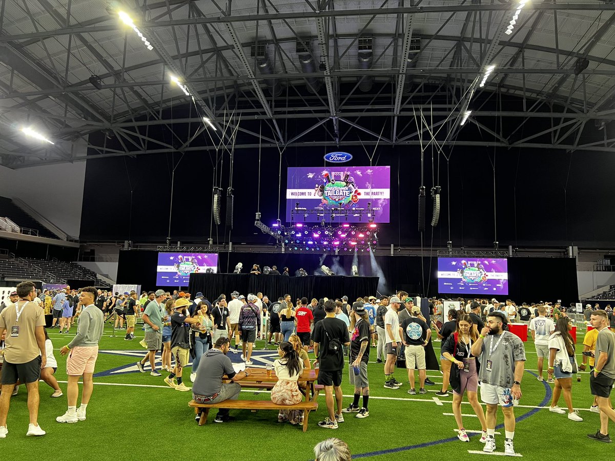 TrashPandaLive's tweet photo. @timthetatman #TatmanTailgate day one was epic! @StoneMountain64 @Adiofreak @kanebrown @Complexity #awesome https://t.co/zDscXB5c9u
