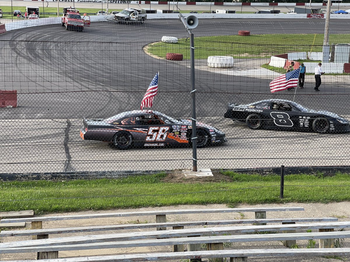 DanetteChilds's tweet photo. Race night! Go #58Racing! https://t.co/liHeBeVkXY