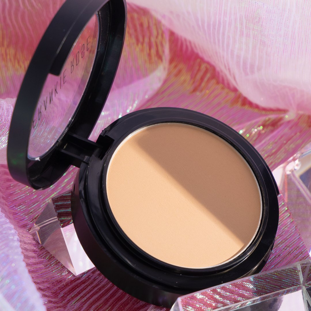 FrankieRoseCo's tweet photo. Our powder foundation will become your new obsession 💁♀️ This fine powder is great for all skin types: dry, sensitive, combination, normal or oily!
#frankierosecosmetics #frankierose #frankiebabe #matteperfectionfoundation #makeup #mua #beautybloggers #grwm #beauty https://t.co/nKu2zNVqoX