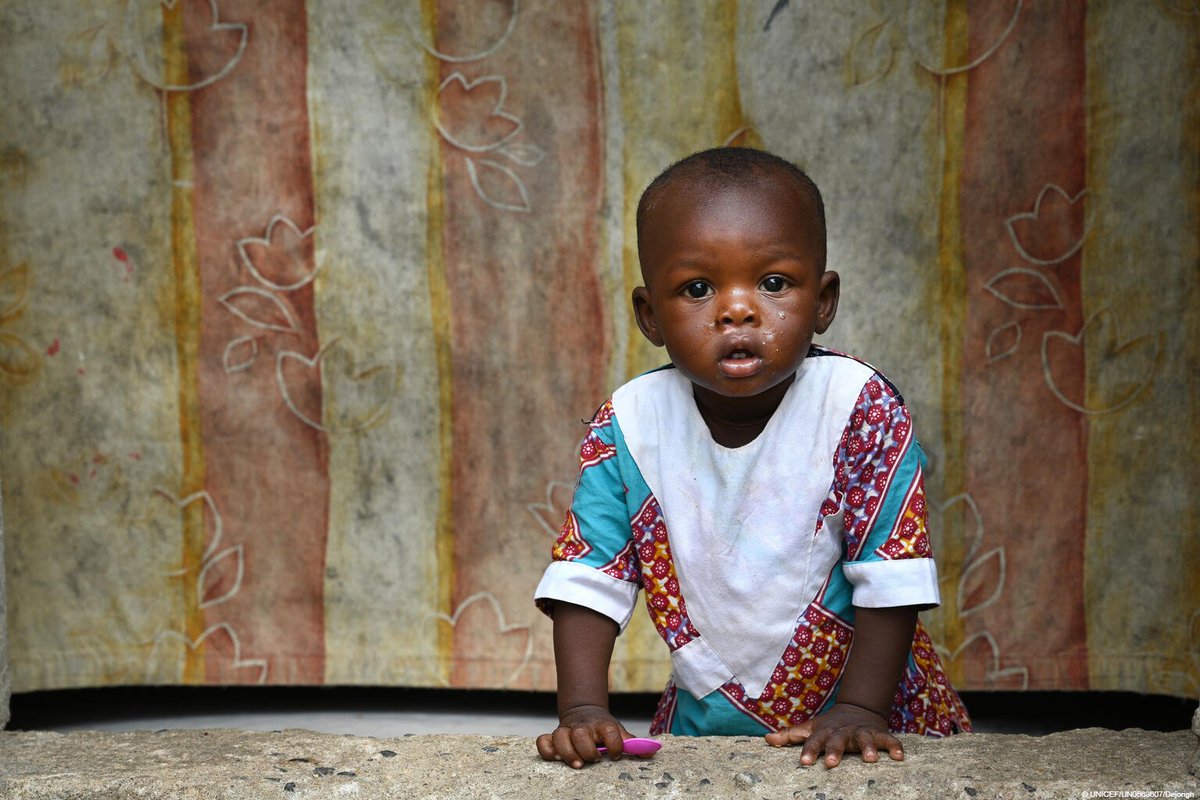 UNICEF's tweet image. A curious little one in Cameroon.

Scores of children in the country don't have access to safe drinking water and sanitation facilities.

UNICEF is working with partners to ensure every child has access to safe water, hygiene facilities and other essential supplies.