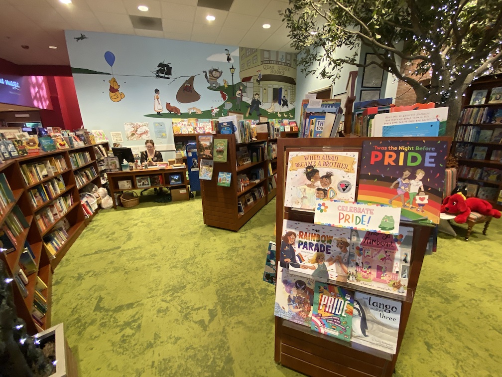 mattbrowning's tweet photo. .@quailridgebooks in Raleigh, North Carolina, is the kind of neighborhood indie bookstore that makes you want to move to the neighborhood just to be near it. https://t.co/lULMt5hjt8
#BookstoreExplorer https://t.co/TlZ87TCAbx