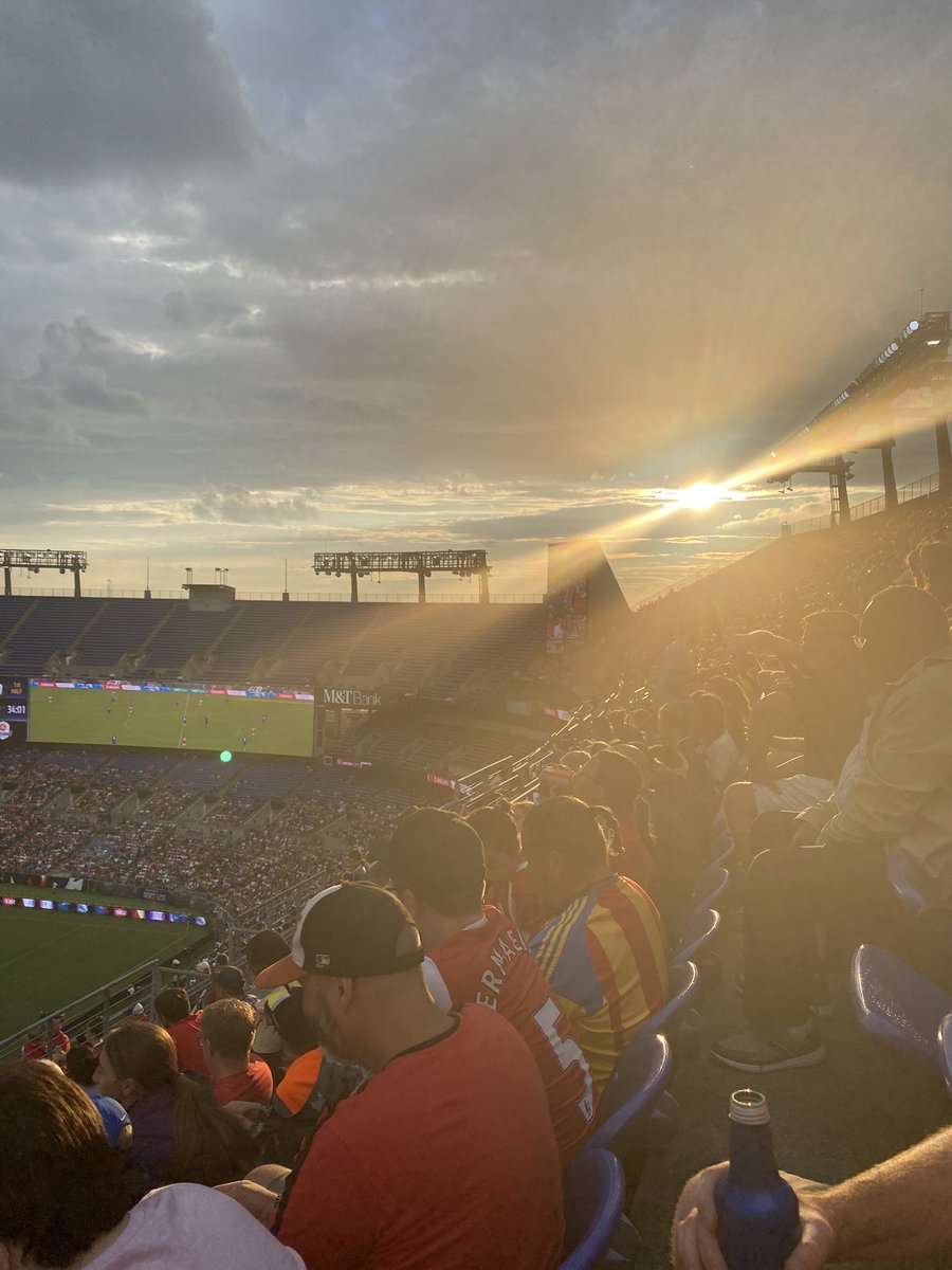 MikeBourke668's tweet photo. It was cloudy, and a bit rainy.  Then Jesus scored. @MenInBlazers @arseblog @gunnerblog the clouds parted, and his people rejoiced.  #COYG https://t.co/ohyyjrISGc