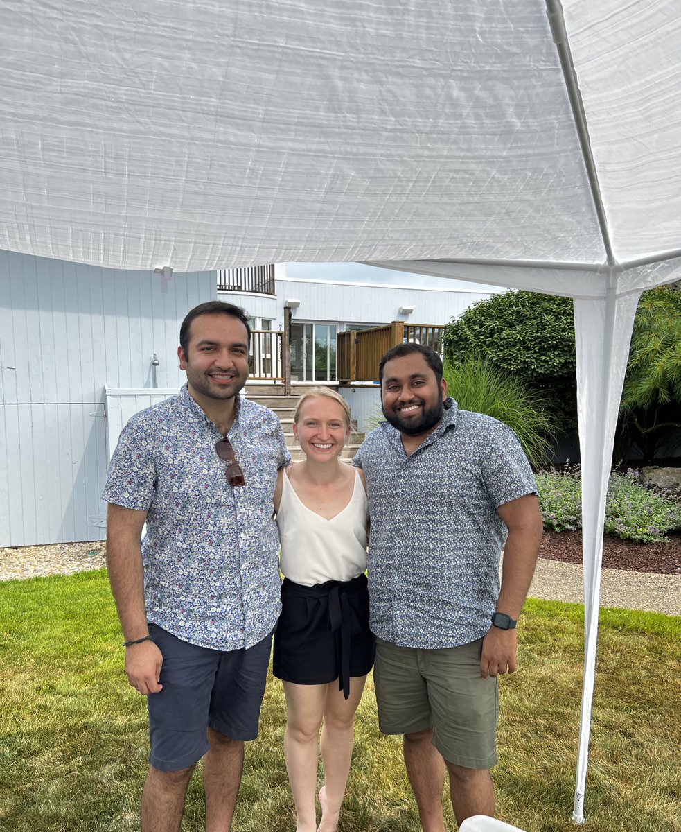 Great day at the Hamptons ft: the pool, tennis, and matching floral shirts. Thank you to Dr Schwartz for hosting us! #ResidentWellness @SmithInstUro