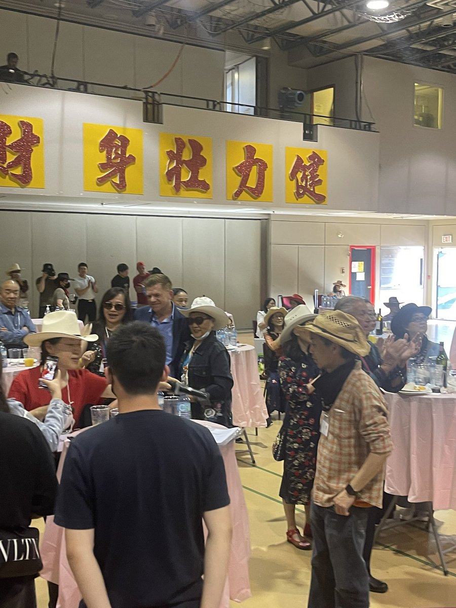 Aryan_Sadat's tweet photo. Thank you Northwestern China Community Association of Alberta’s executives and other community leaders from the Chinese Canadian community across Alberta in Calgary for your unconditional support for #brianjean to be the leader of #UCP.  
#autonomyforalbertans

#StrongerTogether https://t.co/Ad9qfoFVfS