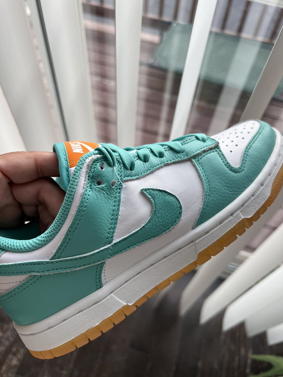 uvakapo's tweet photo. @Nike @nikestore EXTREMELY DISAPPOINTED in the craftsmanship of these LAUNCH Nike Dunk Low’s. As a LOYAL CUSTOMER I was equally as disappointed to call customer service only to be told my only option would be to either return SOLD OUT sneakers or keep them albeit SUBSTANDARD!! https://t.co/d1Jn9STXdU