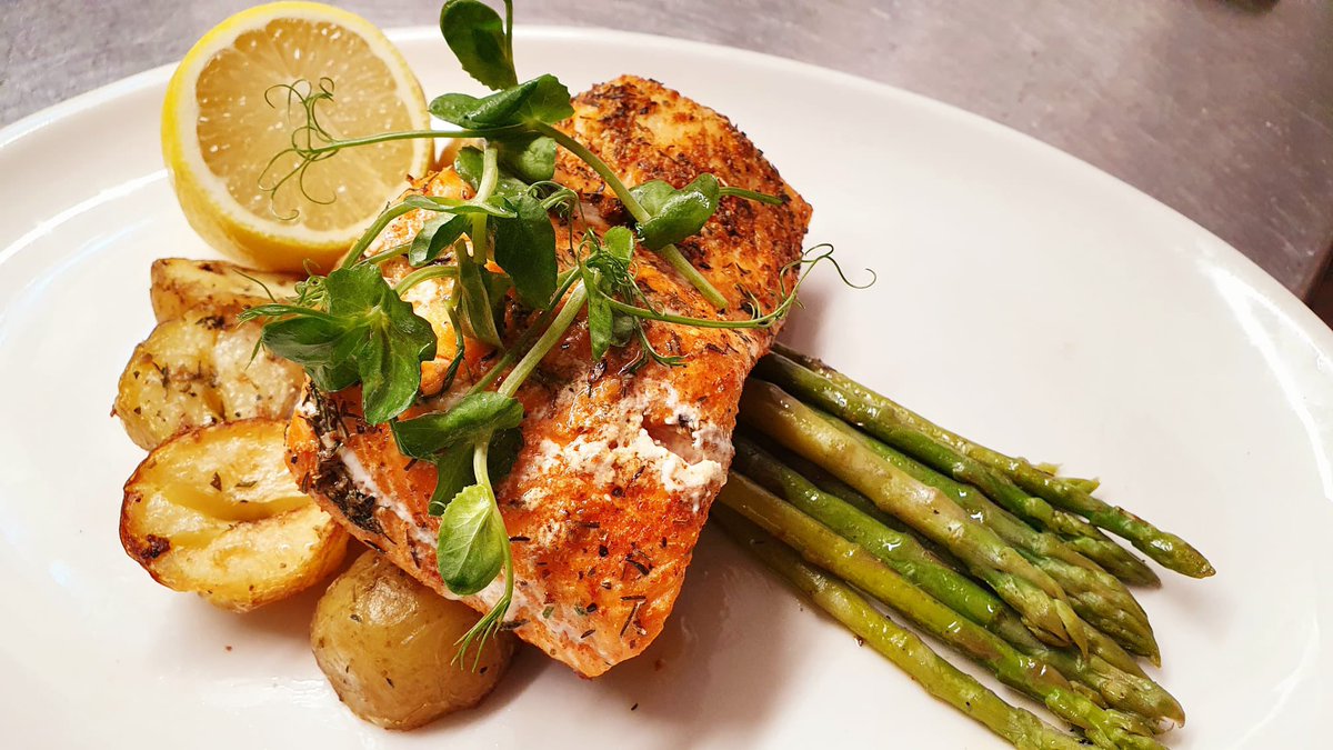 WalkleyCottage1's tweet photo. Our special dish of the day… Cajun Rainbow Trout Fillets with Garlic &amp; Herb new Potatoes, served with grilled Asparagus 🤤

Available tomorrow from 12pm till we sell out! 😍🐟 https://t.co/zF6LVxefjI