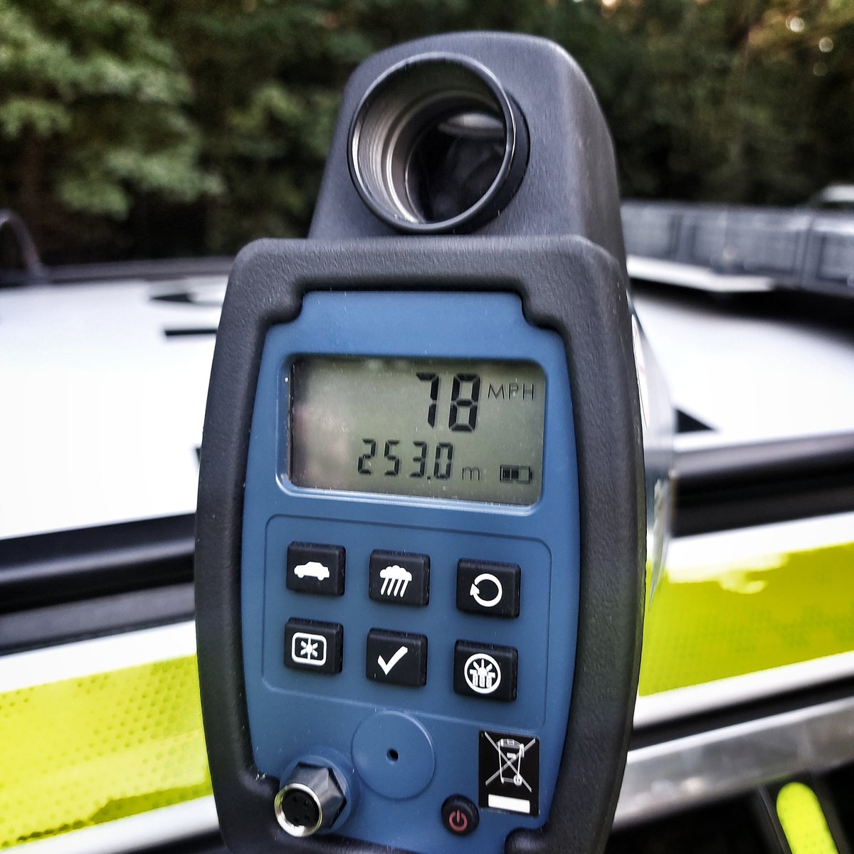 Whilst waiting for this Porsche to be taken away, after being seized for no Vehicle Excise Licence (Road tax), a quick use of the speed gun recorded a driver doing 78mph in a 40mph 🙄

9 points on the licence already (all speeding), so get those walking shoes ready 🚶‍♂️ #SCRPU ^MW