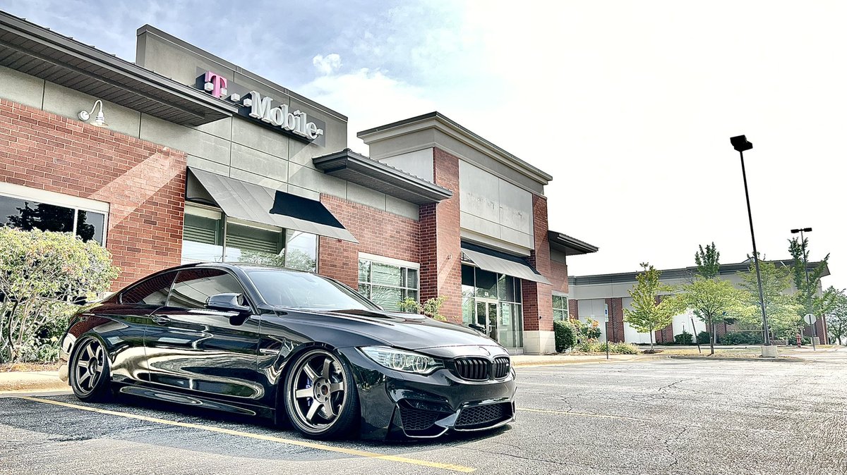 Had a car meet at work prior to opening the store.  Waiting for my ME to arrive… #tmobile