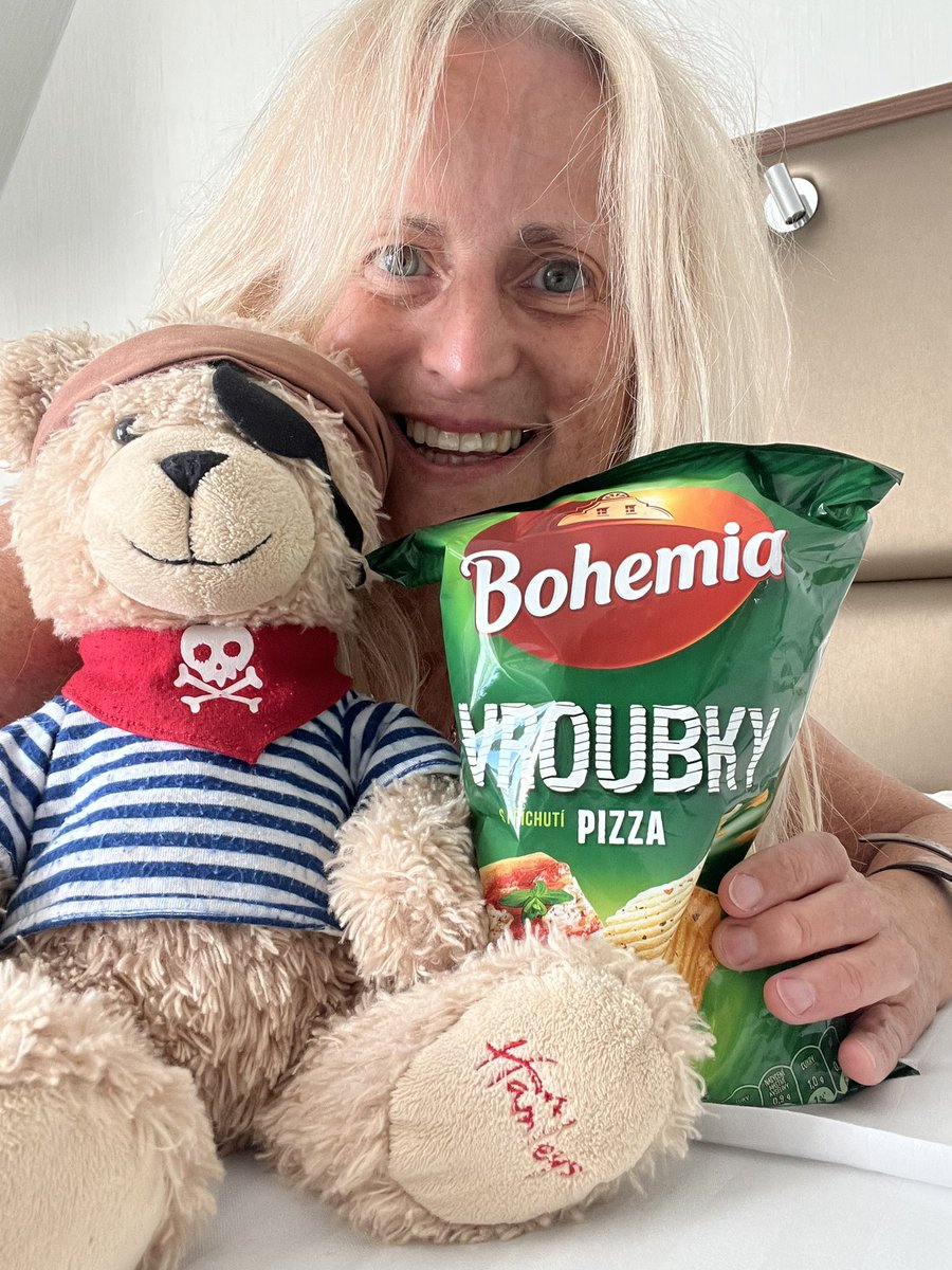 loosplat's tweet photo. Road Bear and Myself having an end-of-tour party!!!!! #RoadBear #loveeurope after seeing loads of our friends and community back working & following their passion producing amazing live events https://t.co/LCbCDYkAfR
