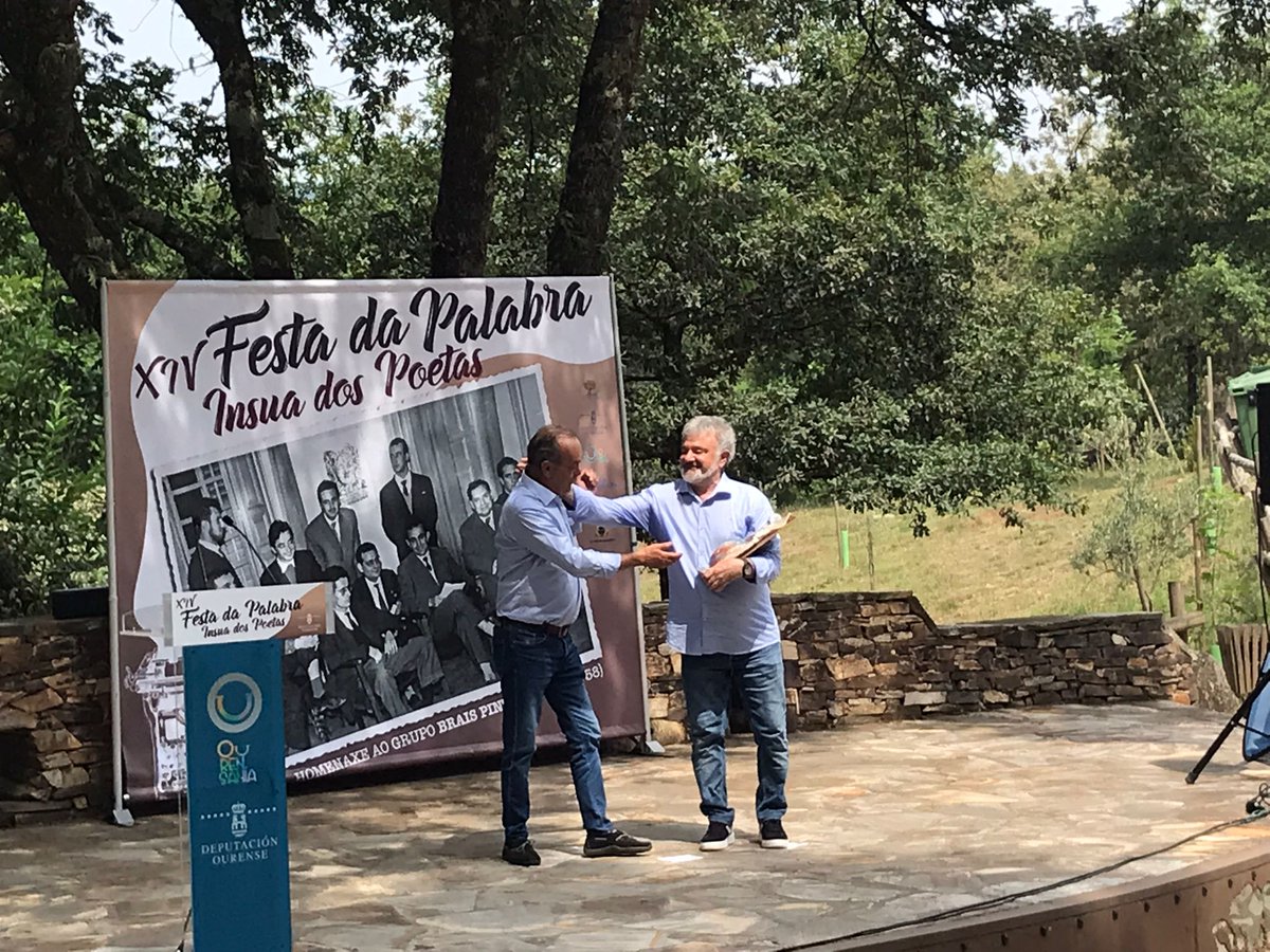 Hoxe sumámonos ás homenaxes ó grupo 𝐁𝐫𝐚𝐢𝐬 𝐏𝐢𝐧𝐭𝐨 na 𝐗𝐈𝐕 𝐅𝐞𝐬𝐭𝐚 𝐝𝐚 𝐏𝐚𝐥𝐚𝐛𝐫𝐚 na <a href="/insuadospoetas/">Insua dos Poetas</a>.
