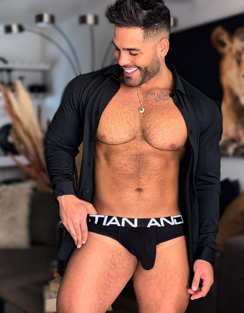 FX0C7stUUAIgXbS?format=png&name=small