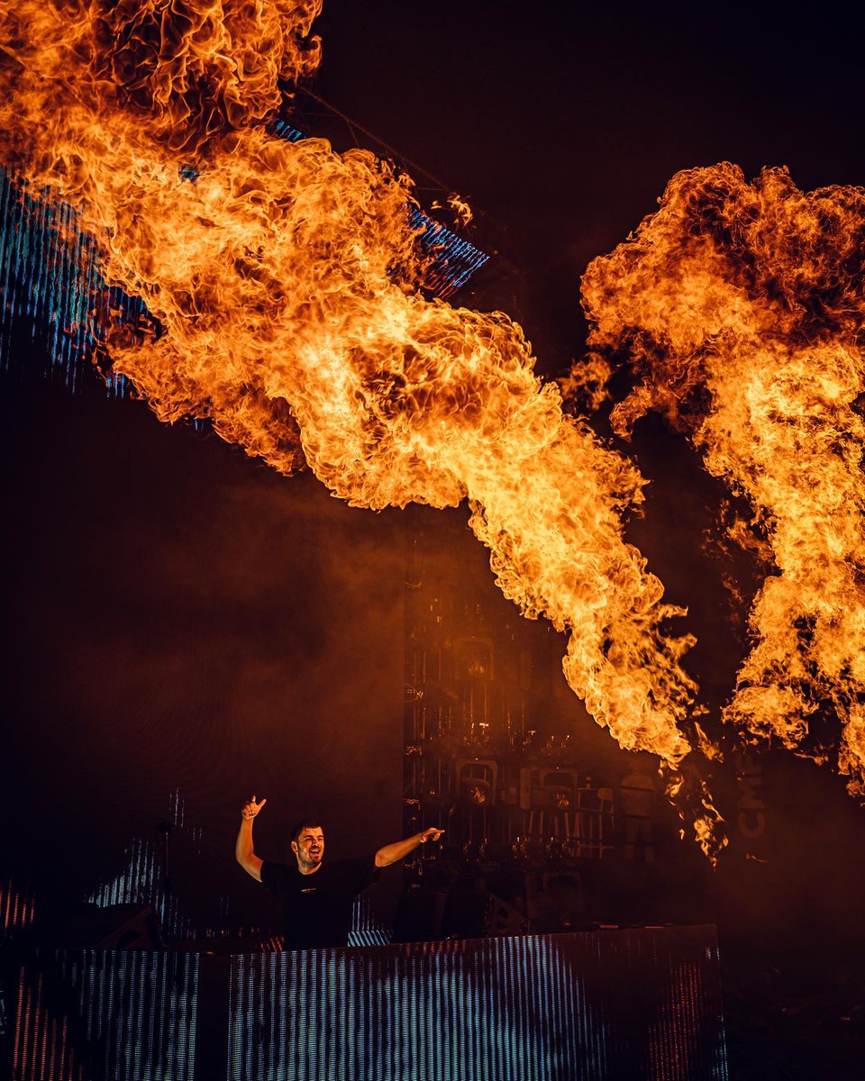 MartinGarrix's tweet photo. thank you so much @CMF_SanctiPetri for last night ❤️❤️ my first time playing here! https://t.co/L2WJrcIdEf