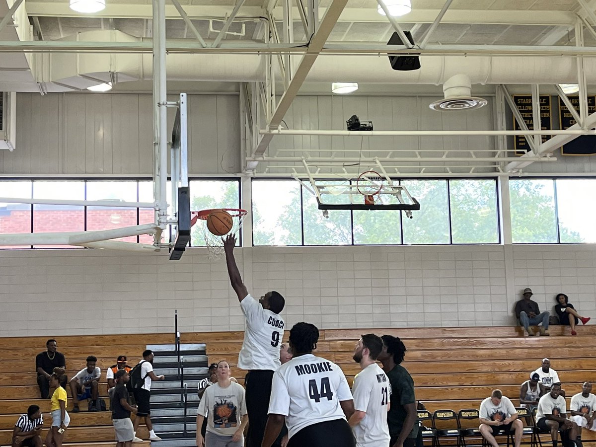 TeamEasterling's tweet photo. @Starkville_PD is burning up the scoreboard here at Hoops for Heroes… @Starkville_FD needs to get hot!!! https://t.co/6Z5Voy7FCS