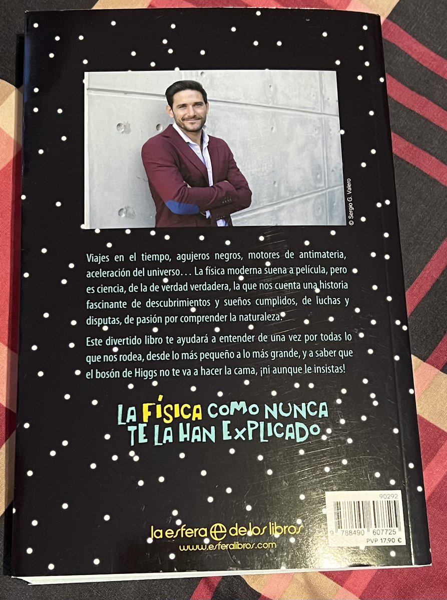 jmgc1982's tweet photo. Me encanta como divulgador científico y como Javier hace que conceptos muy complejos de la Física parezcan fáciles. Libro que me han recomendado mil veces ya que siempre me ha encantado la física y el espacio. #LecturasDeVerano https://t.co/R7PwklO8at