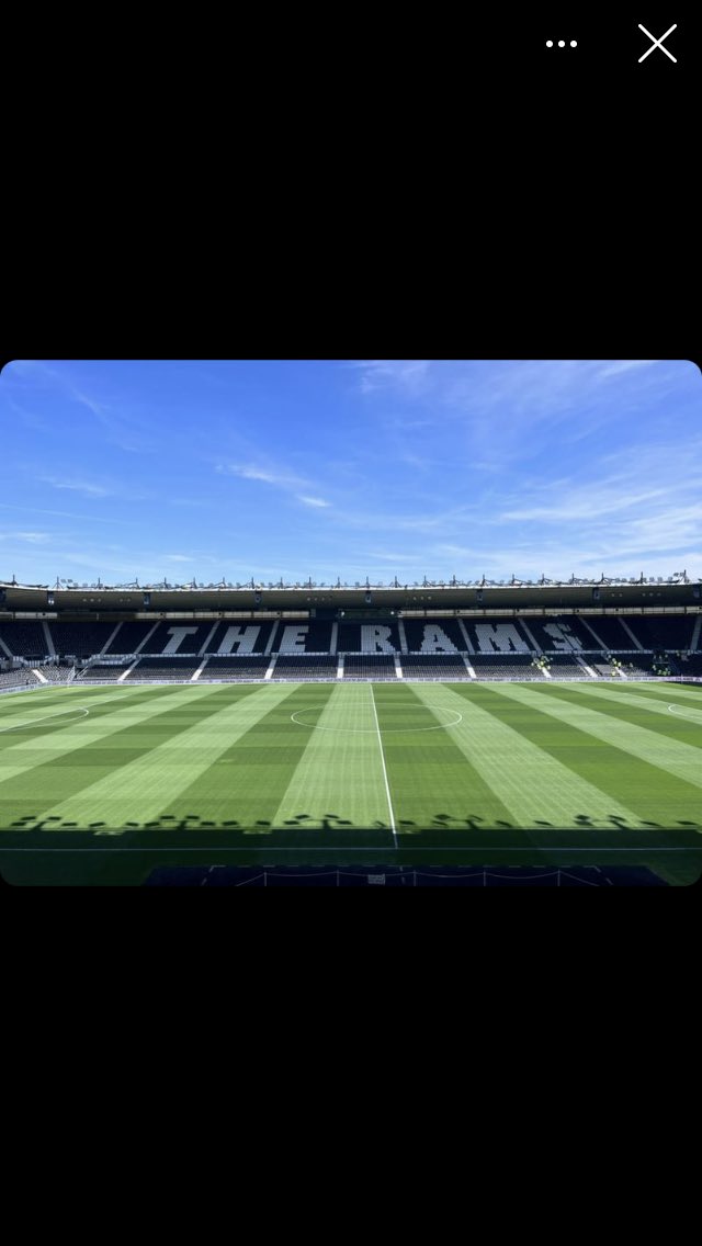 Tommopj1985's tweet image. Pitch prep ahead of our first game this season, been a difficult few weeks but all the Groundstaff have pulled out all the stops, surface still improving all the time @teddyshep_paul @AdamHattersley_ @charliemellor20 @rigbytaylor @seangoodwin19 @robwelford1