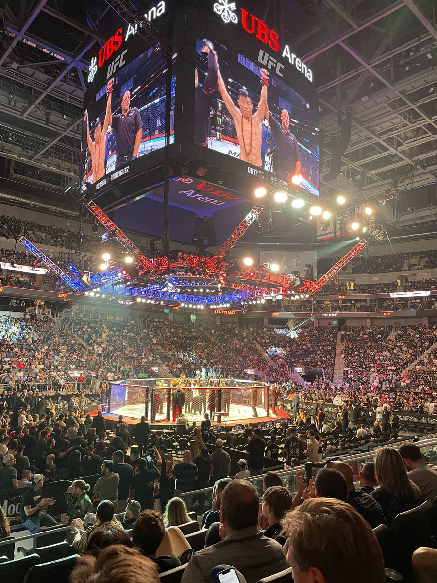 jimhunterb1's tweet photo. #finishes #UFCLongIsland #UFCStrongIsland https://t.co/INPczByLTy