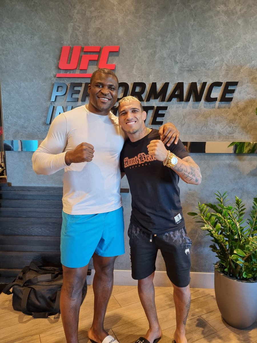 Francis Ngannou tweet media