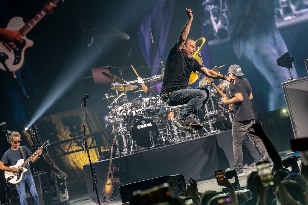 Scenes of <a href="/davematthewsbnd/">Dave Matthews Band</a> live in Camden, NJ on July 15th. #DMB2022 #SeeYouOnTheRoad

📸 Sanjay Suchak