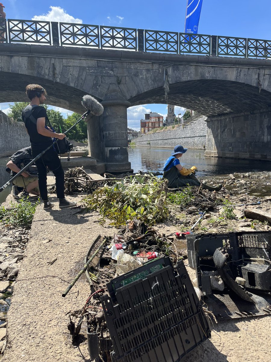Maarten Knuts (@maartenknuts) on Twitter photo In Verviers vandaag: vrijwilligers hebben voor de - voorlopig - laatste keer afval uit de Vesder gehaald. De rivier is nu voor 95 procent weer proper, 1 jaar na de verwoestende overstromingen. @vtmnieuws In Verviers vandaag: vrijwilligers hebben voor de - voorlopig - laatste keer afval uit de Vesder gehaald. De rivier is nu voor 95 procent weer proper, 1 jaar na de verwoestende overstromingen. @vtmnieuws