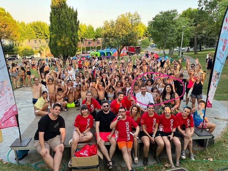 iserranor's tweet photo. Sense vergonya. Sense pudor.

Qualsevol activitat a #Abrera pagada amb diners públics es converteix en una oportunitat per fer propaganda del Sr.Naharro.

És urgent dignificar la corporació local. https://t.co/S0eXI7qMfk