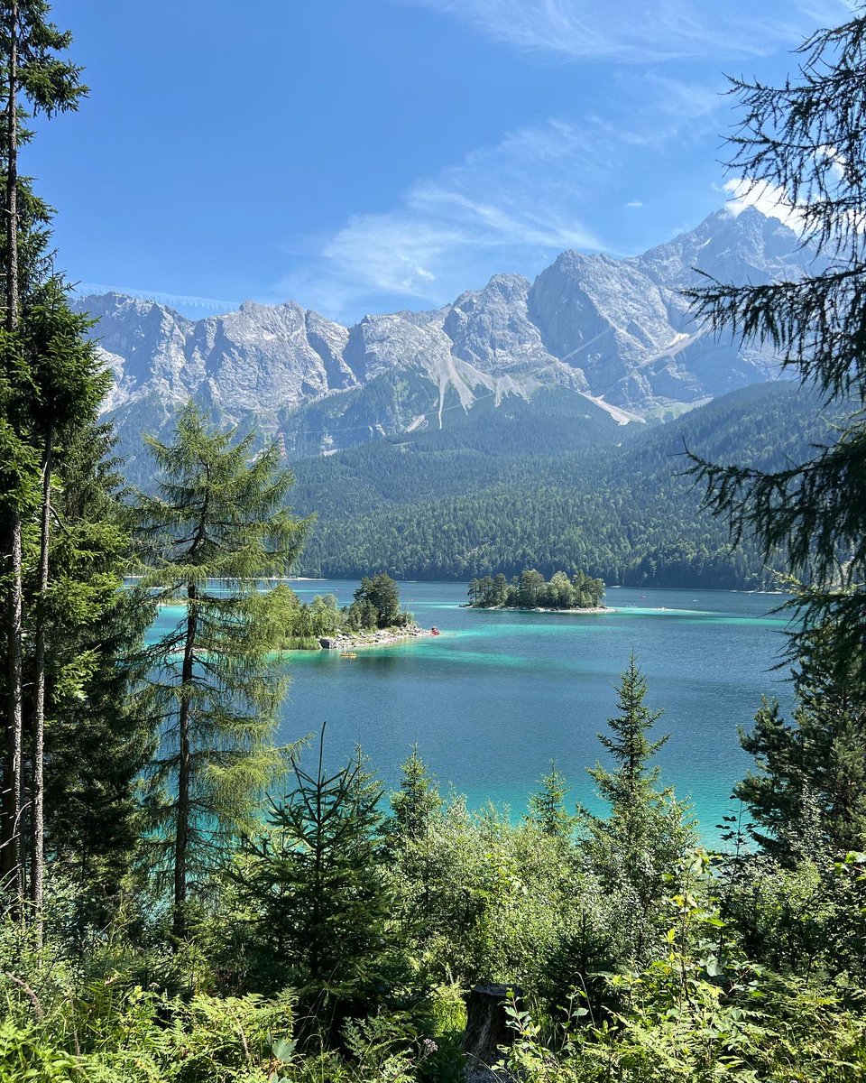 ChrissySeuffert's tweet photo. Beautiful hike around the Eibsee in Bavaria 🇩🇪 https://t.co/Ig1PVVtSQR