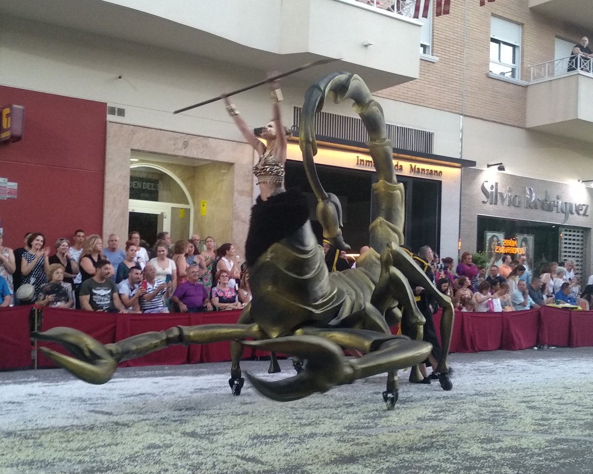 ZombieDeveloper's tweet image. Ey @AcreVersion que te parece la Najka que tenemos en las fiestas de Orihuela?