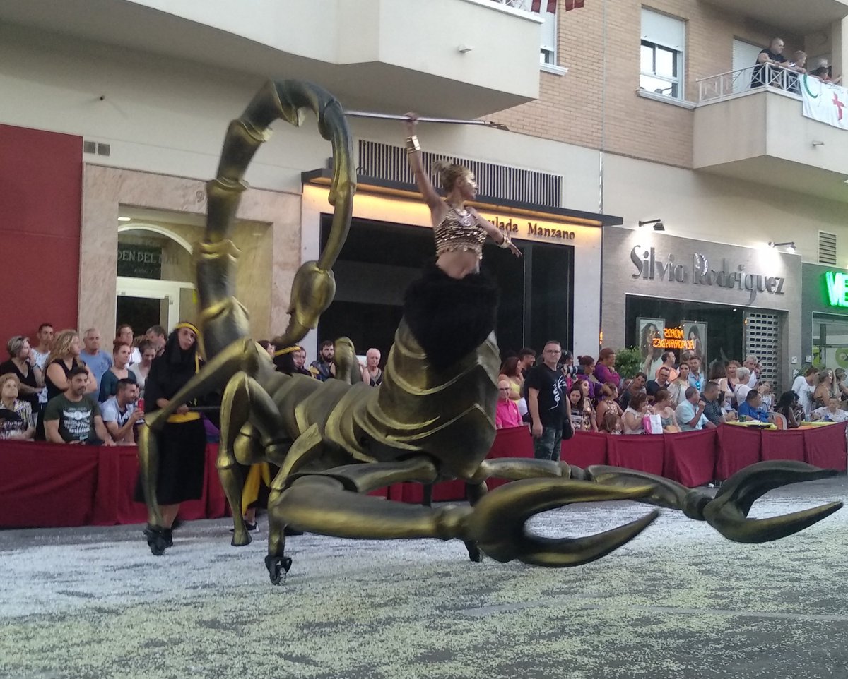 ZombieDeveloper's tweet image. Ey @AcreVersion que te parece la Najka que tenemos en las fiestas de Orihuela?