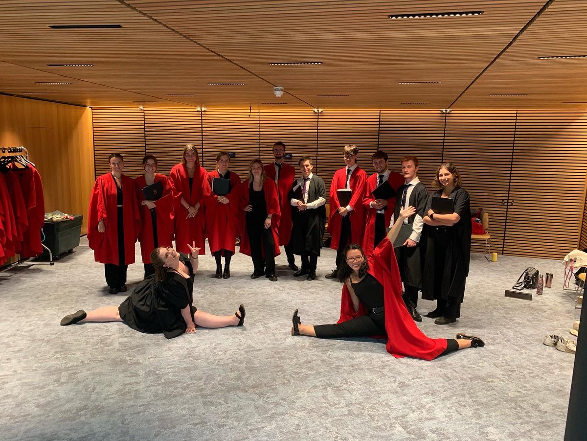 EUSingers's tweet photo. 2022 Summer Graduations finished!!! Great to be back in the McEwan Hall, congratulations to all the graduates ๐๐๐#eusingers #graduations2022 https://t.co/hyOXBewr1M