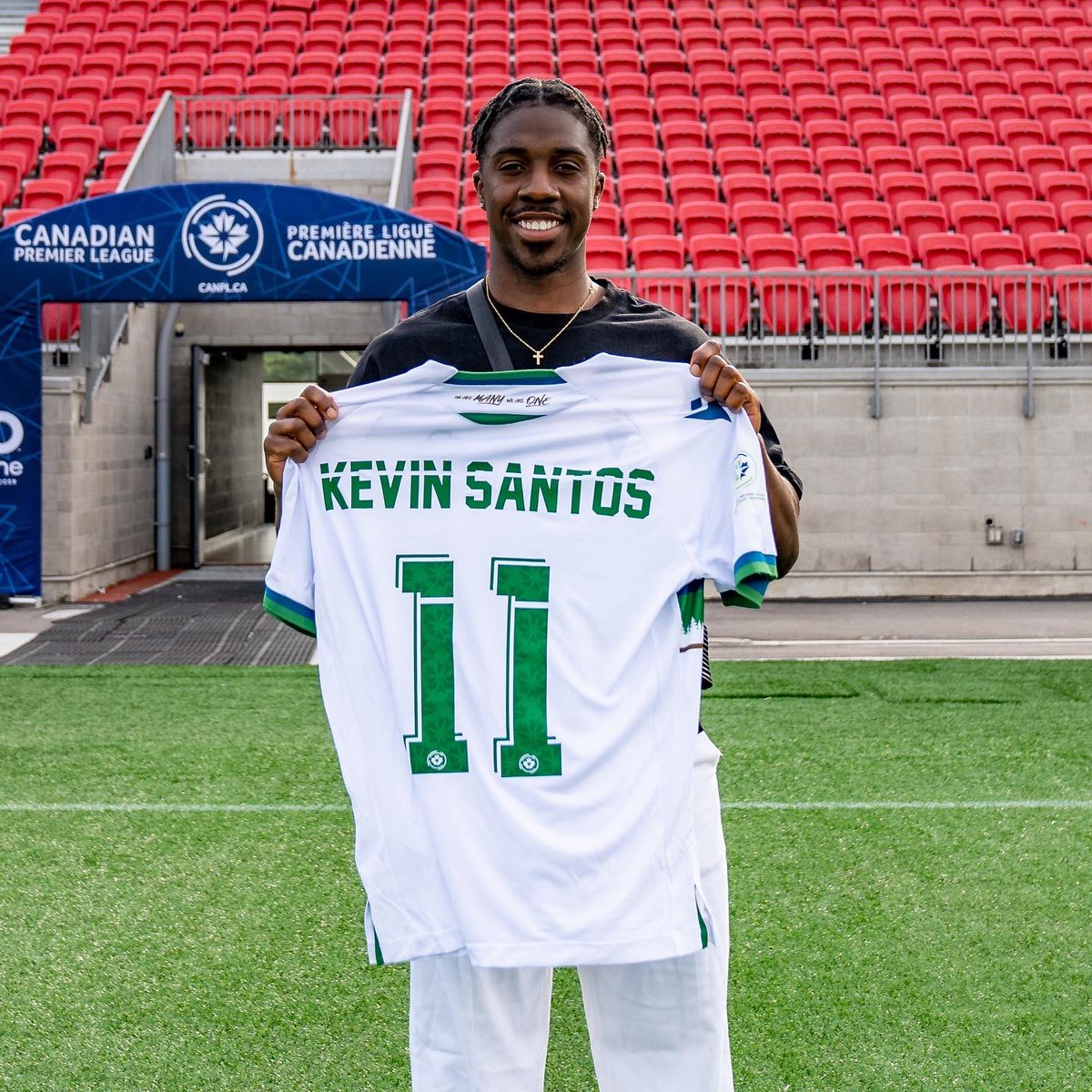 Kevin_Santos19's tweet photo. Delighted to have signed for @yorkutdfc and can’t wait to help the team push forward and repay their faith in me. Thanks to @CODAITGSPORTS for helping to make everything possible. Excited for this next chapter. https://t.co/ii5mdF7F2J