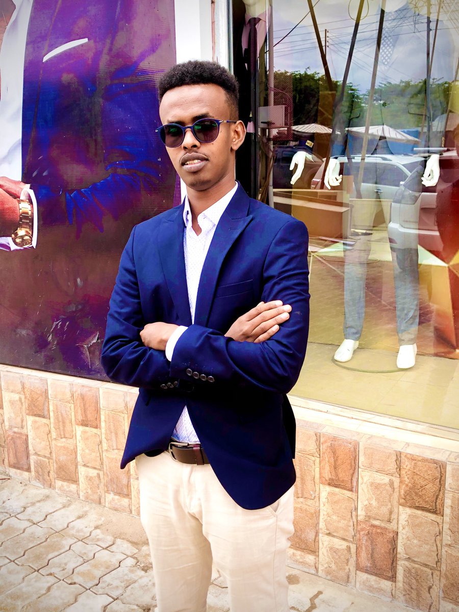 AbdisalanOsman4's tweet photo. Maxay  Doqoniino Tidhi.                       Ruuxaan Jirin Raad ku doon.                  Intaan Isku Duubay been.                          Ka Buuxsadey Labada Dacal.              Maxay Runi Daadi tidhi.                abwan hadrawi ”daba huwan” https://t.co/0QQrTRf5xr