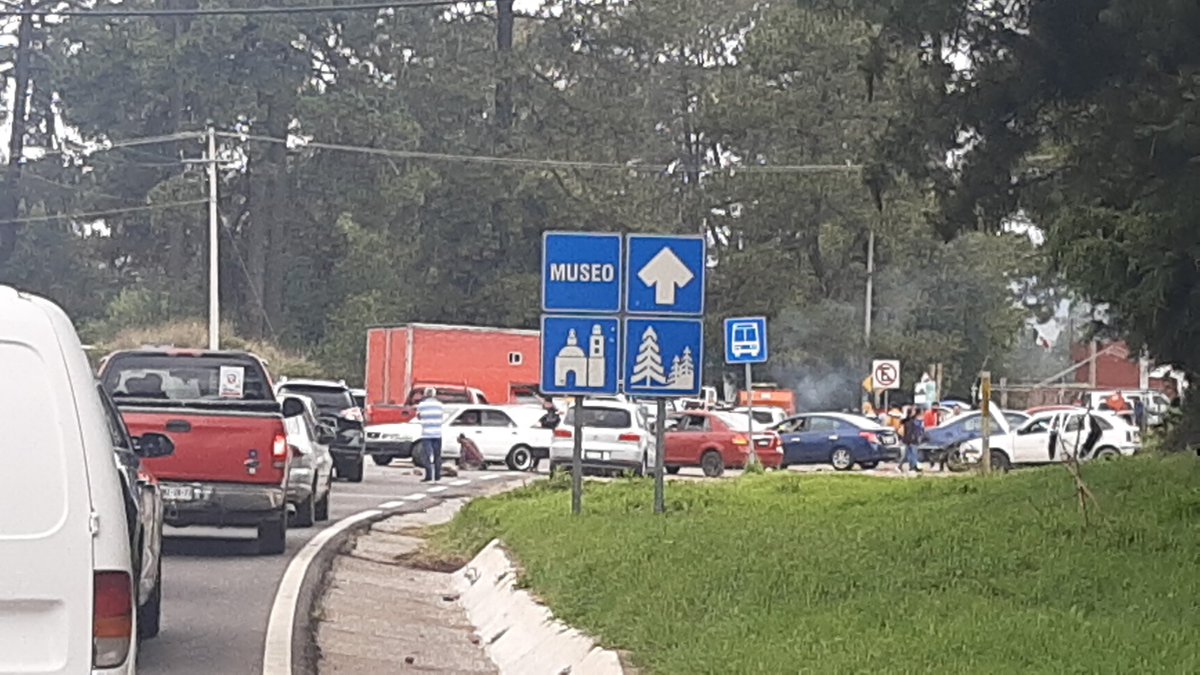 ahpalmas's tweet photo. @mexicocuerna  km 47 bloqueo https://t.co/UCkLHN4fgB