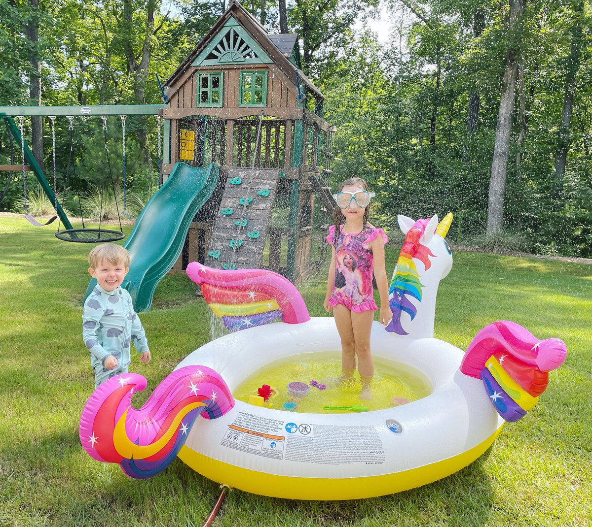 shellyejohnson's tweet image. A perfect summer Saturday at our house 💛