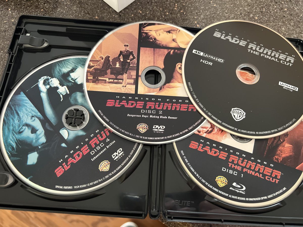 BRVisComp's tweet image. This is hilarious. I heard they were the same discs, I didn’t realize they were literally the exact discs from the other set.