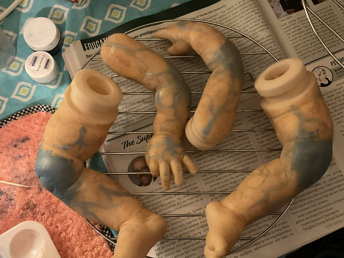 AngelicScroll95's tweet photo. #ShopUpdates Metallic veins have been applied! I made sure to add a few new tiny ones, as well as to go over the main veins that were still visible. I avoided adding the metallic effect to every vein I did, however. https://t.co/18y5OBdtOO