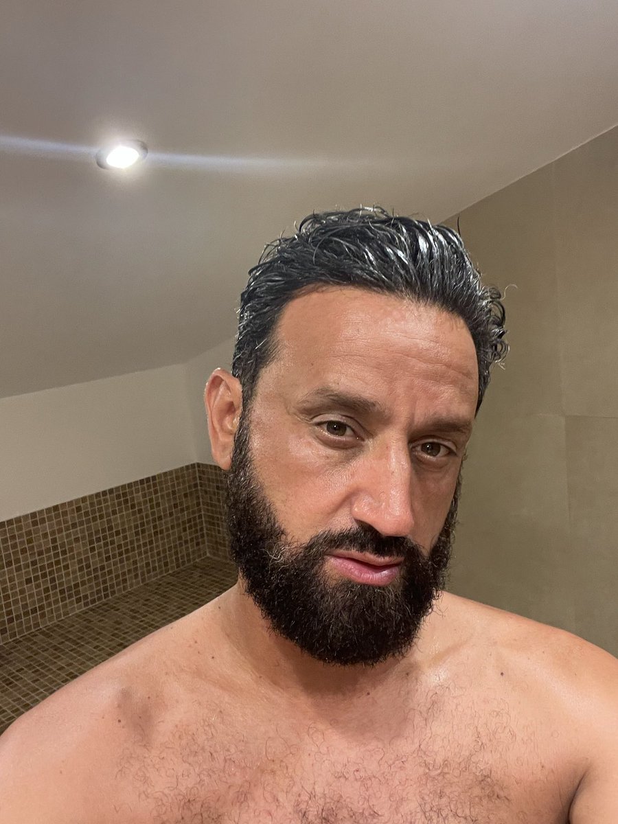 Cyril Hanouna tweet media