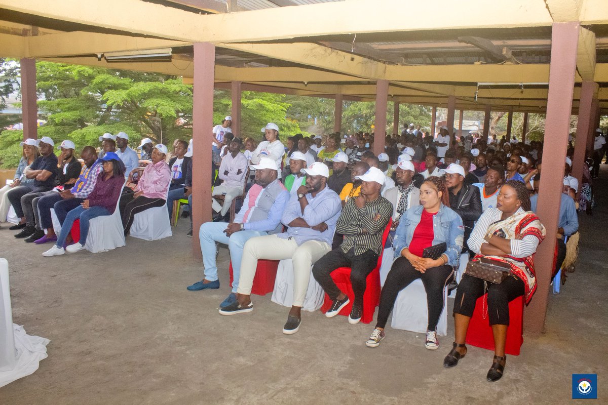 CongoUni5's tweet photo. Invité par le courant des Kazystes, le Président National de Congo Uni, Son Éminence Maître Kazy a animé une conférence-débat, ce samedi 16 juillet, à la paroisse Saint Alphonse de Matete, sur le thème : Le patriotisme et ses effets. 1/2
@kaziteriko
#CongoUni https://t.co/zcMbl4jJlv