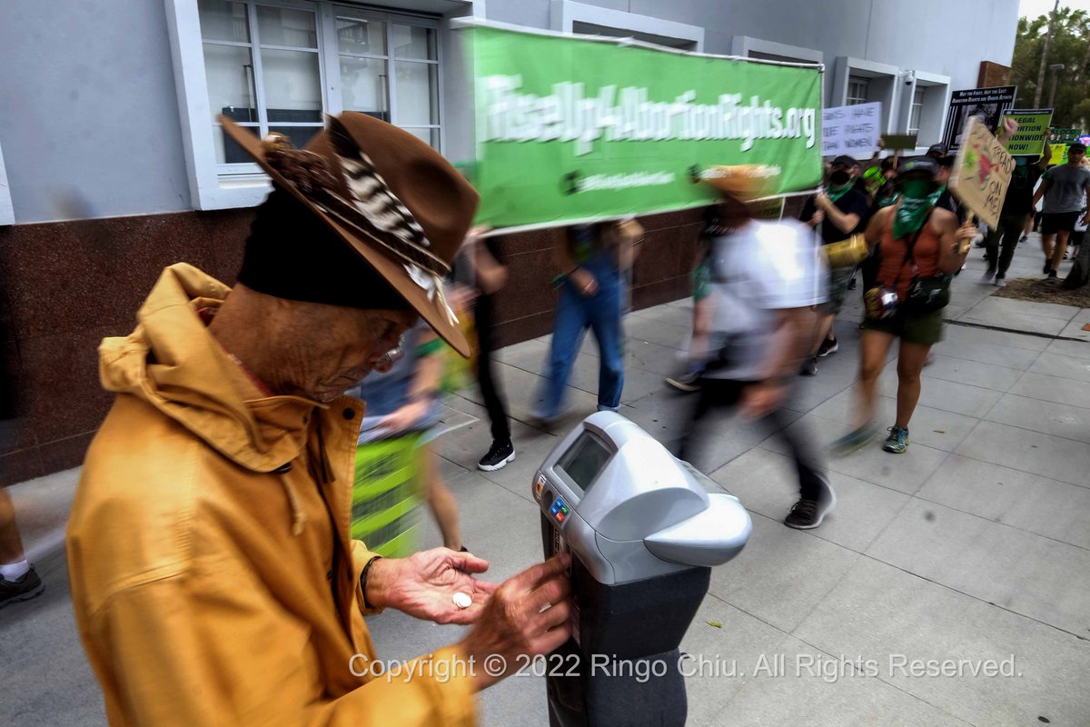 ringochiu's tweet photo. Abortion rights activists march down the streets in Santa Monica. #AbortionRightsAreHumanRights #RiseUp4AbortionRights  #abortionrights #RiseUp4AbortionRightsla #prochoice #santamonica #AFP https://t.co/asSW50fsO4