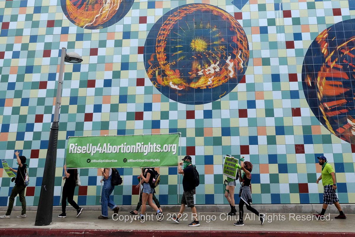 ringochiu's tweet photo. Abortion rights activists march down the streets in Santa Monica. #AbortionRightsAreHumanRights #RiseUp4AbortionRights  #abortionrights #RiseUp4AbortionRightsla #prochoice #santamonica #AFP https://t.co/asSW50fsO4