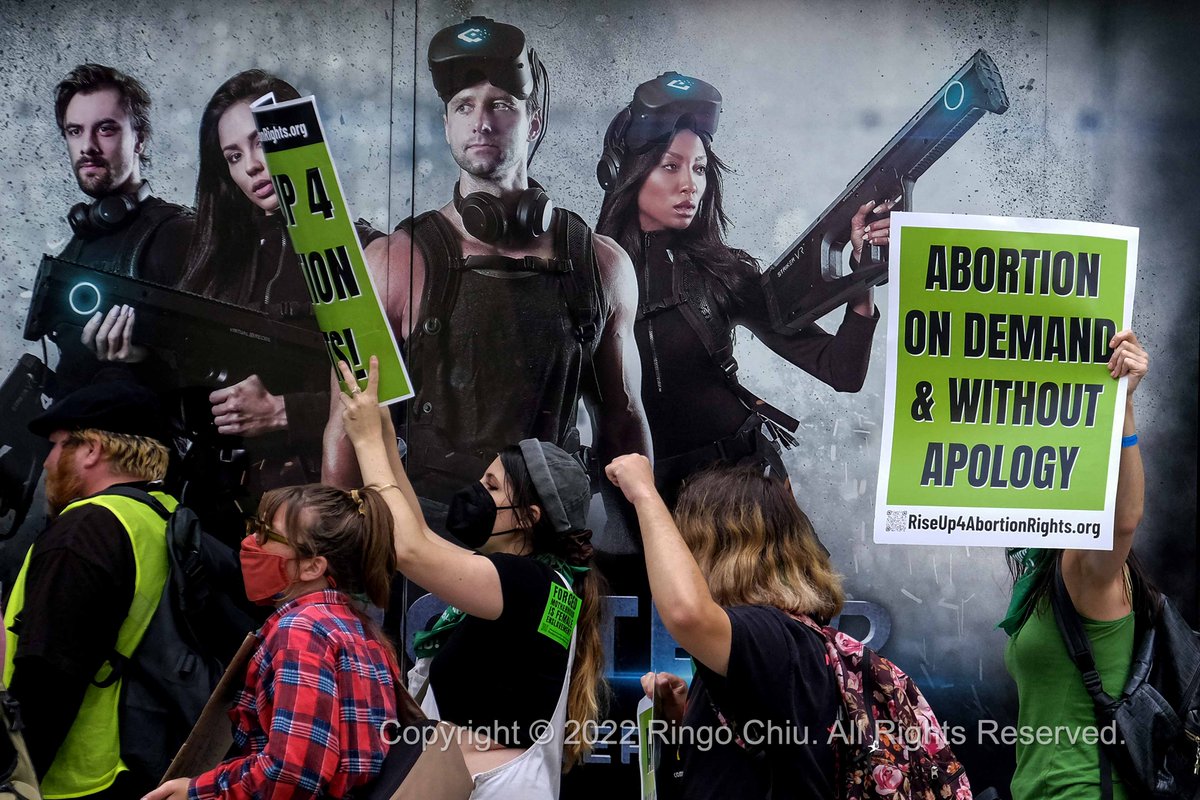 ringochiu's tweet photo. Abortion rights activists march down the streets in Santa Monica. #AbortionRightsAreHumanRights #RiseUp4AbortionRights  #abortionrights #RiseUp4AbortionRightsla #prochoice #santamonica #AFP https://t.co/asSW50fsO4