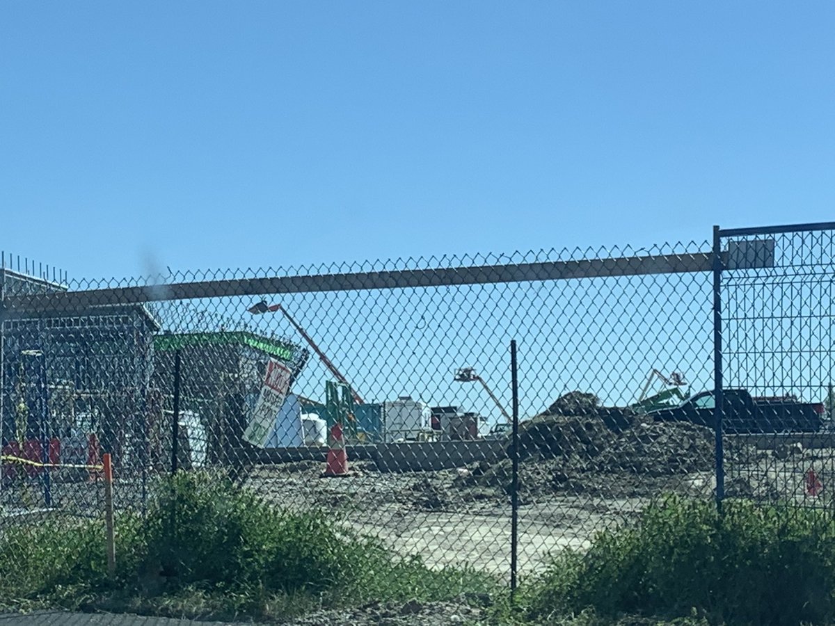 YYCNorthHigh's tweet photo. JULY UPDATE: Looking more and more like a school over there! 
#TeenageTsunami 🌊 #yycNorthHighBUILD #abed #WeAreCBE #ableg #yyc #yycbe https://t.co/fg8Kalb83Z