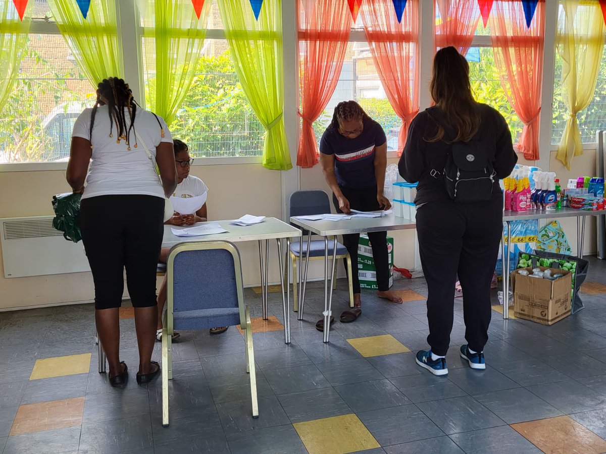 Kemi_TJohnson's tweet photo. Today, thanks to #SouthendFamilySupport Grant, we helped over 32 families (114 people) with toiletries, help towards food and utilities costs to ease the burden of the rising cost of living. 
What a successfully and fulfilled afternoon for everyone involved! https://t.co/zcAbQPphJW