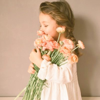 hdhhs6433's tweet photo. أحيانًا كل ما يتمنَّاه المرء، أن يضع ��جمل
لحظاته في إطار ، ويتأمَّلها إلى الأبد⭐ #رسالة_اليوم https://t.co/xxCxwKoc7J