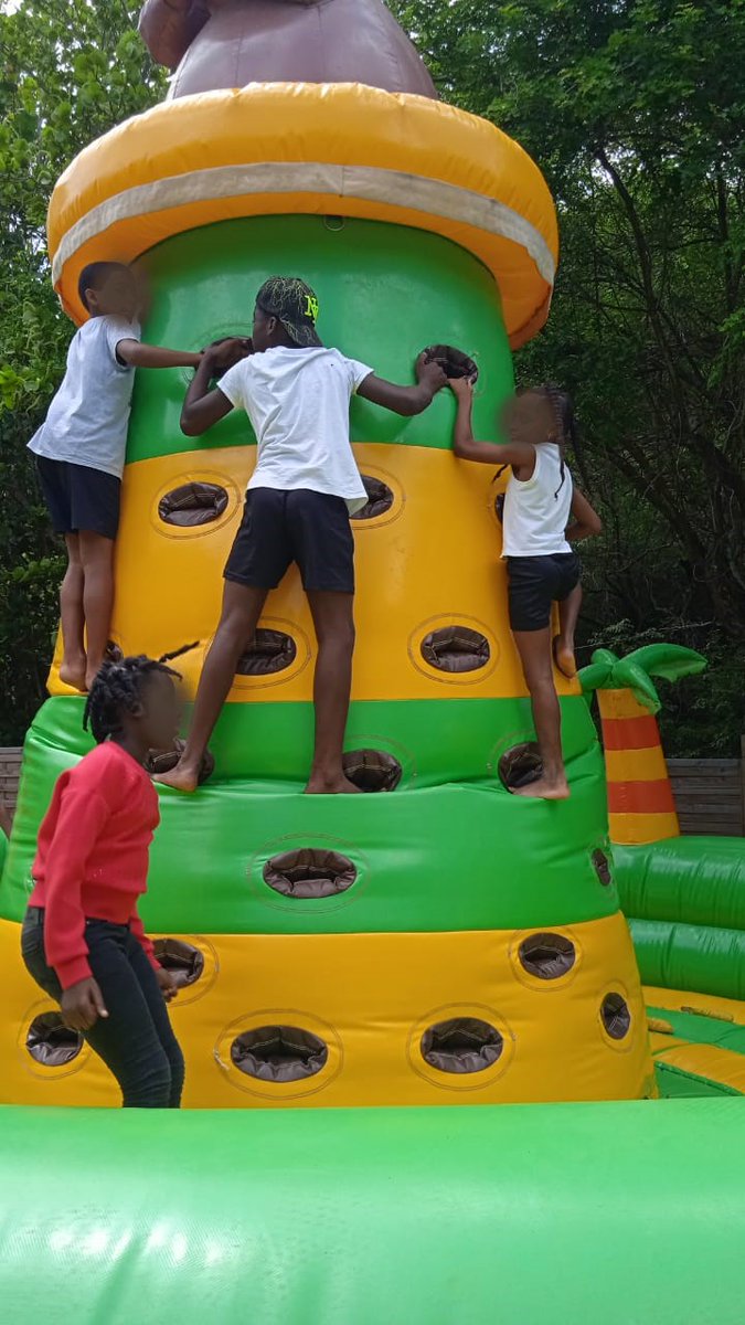 Christo08955379's tweet photo. Dernière journée de l'#Ecole ouverte Andrivon Milton #REP+ #Dillon 2 les élèves bénéficient d'aides en français et en mathématiques puis profitent d'activités ludiques et #sportives au Parkadonf @acmartinique @CircoFdF1 @fdfville @EPrioritaire972 https://t.co/oXg2ATJjcY