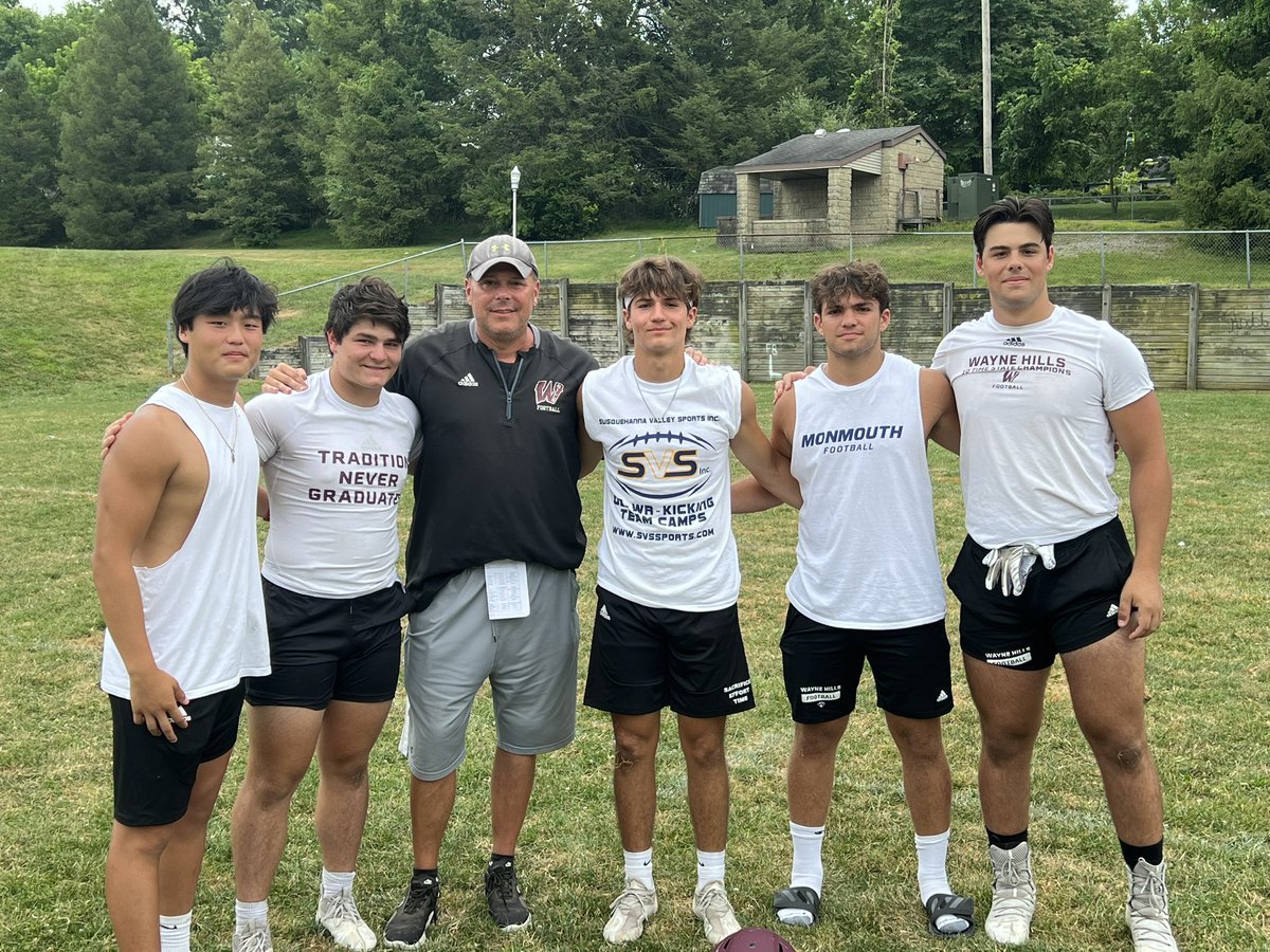 Congratulations to our 2022 captains - Tay Shim, Nick Hogan, Tyler Demikoff, Matt Quagliana, and Mike Fernicola. Always a great tradition to end camp with
#patriotpride