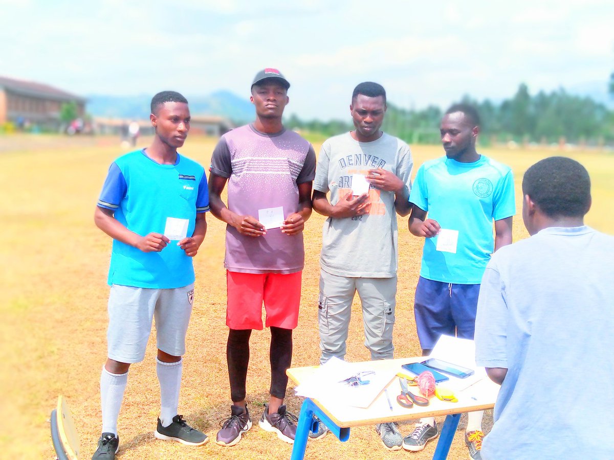 NtDavid5's tweet photo. None kuwa #6 muri IPRC-MUSANZE habaye amarushanwa yo kwiru bazenguruka ikibuga inshuru #15. HABUMUGISHA Desire niwe wegukanye umwanya wa mbere akoresheje 21'47"05"'
@iprcmusanze_su ,@iamprotais 
Thanks #guildcouncil https://t.co/ehB1mmJnFe