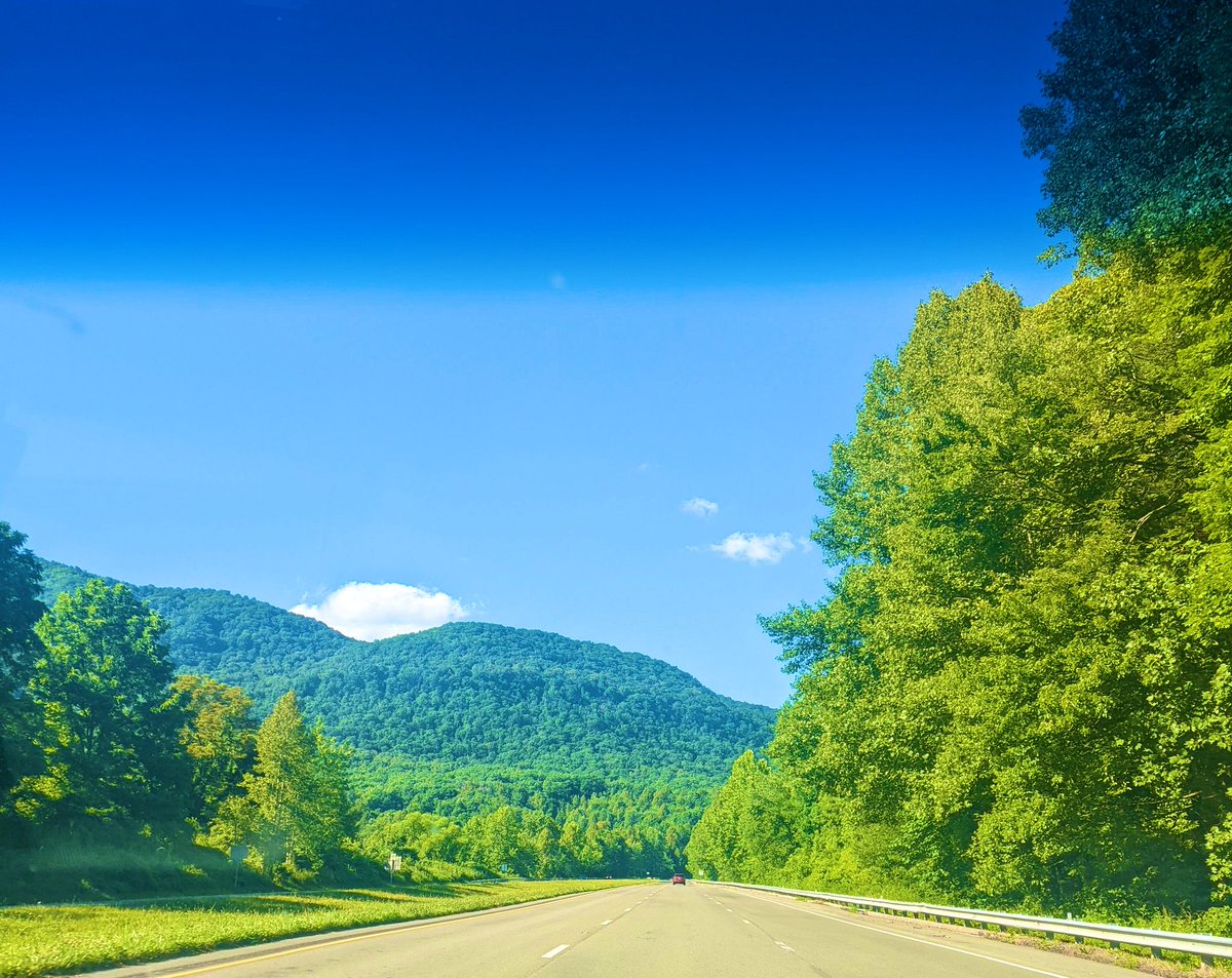 LoreleiEllen's tweet photo. Sometimes the best time to think is
to go for a drive with music on.
On the road again…
🛣🚙🎶
#OnTheRoadAgain
#GoForADrive https://t.co/ZUsJqCfLdH