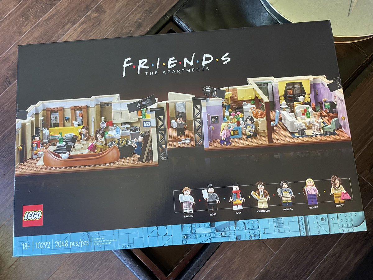 kristelxo's tweet photo. My vacation project. #FriendsLego https://t.co/yl2XuH33T1